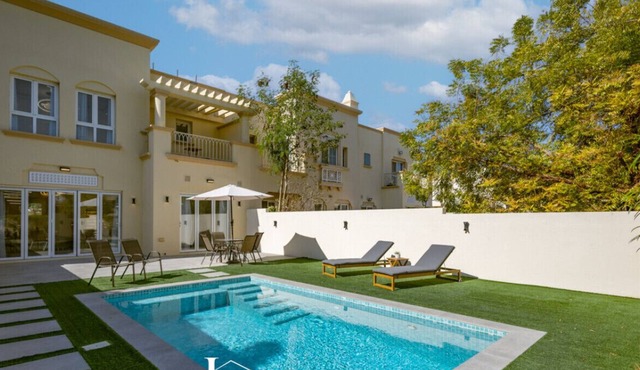 LUX The Serene Springs Villa 2
