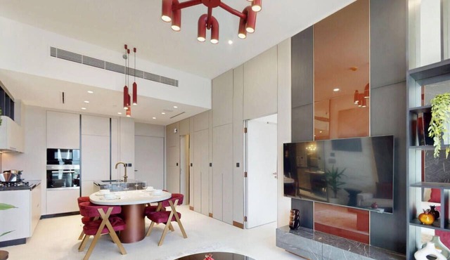 Luxe 1 Bed l Prime Location l City Views