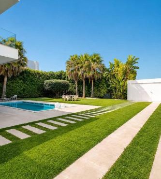Luxurious Contemporary Villa with Private Pool in Tunis