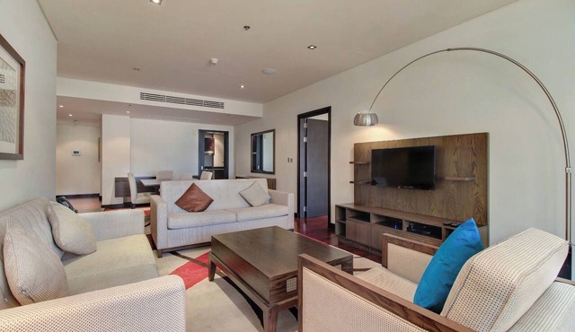 Luxury 2BR at Anantara Palm Beach & Pool Access