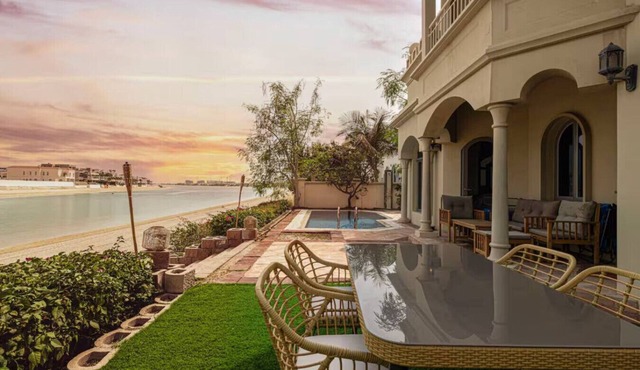 Luxury 4BR Dubai Villa w Private Pool Beach Access