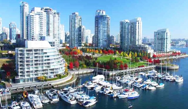 Luxury Beautiful Suite in the Heart of Downtown - Steps to BC Place Stadium! in Vancouver