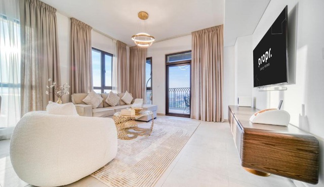 Luxury Madinat Living 2BR with Sea Views
