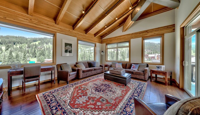Luxury Penthouse Condo in Sun Peaks