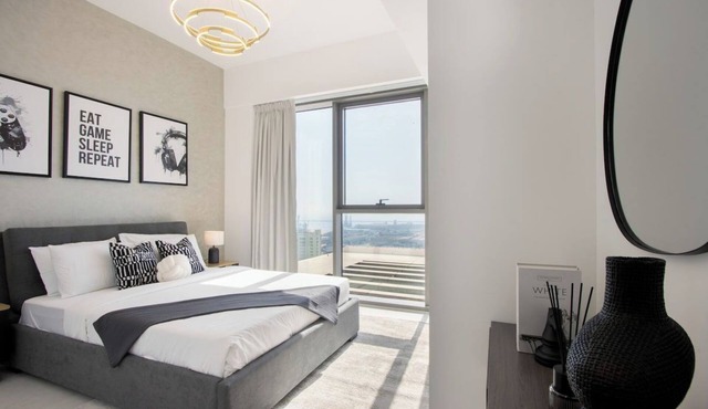 Luxury Waterfront 2BR with Resort Amenities