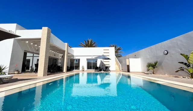 Magnifique Villa moderne piscine SANS VIS À VIS DJERBA Midoun