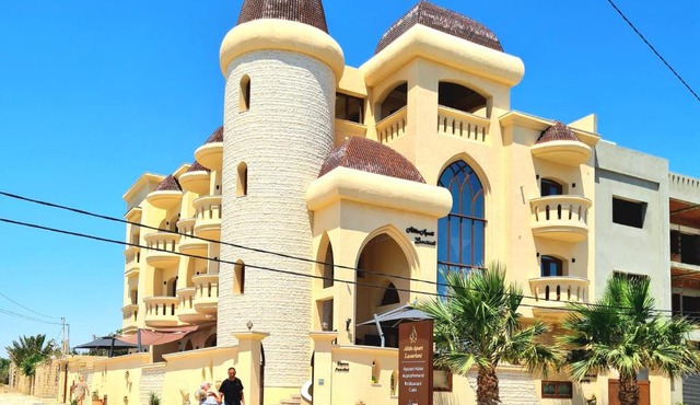 Mahdia - Baghdadi - Laourient Apartments, restaurant, café