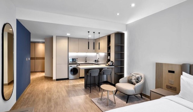 Marriott Dubai | Deluxe | Set Your Own Pace on SZR | 2 Units