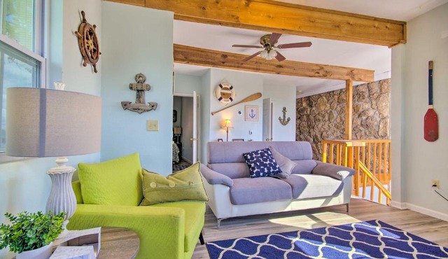 Marvelous Lakefront Condo with Deck and Grill! in Lake Ozark