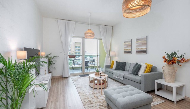 Modern in the Greens close to attractions