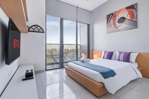 Modern Studio with Dubailand Views