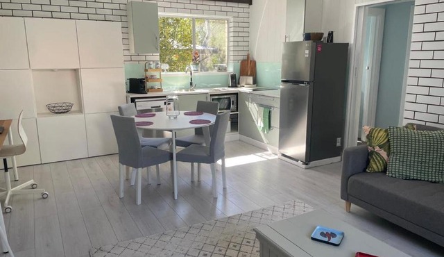 Modern studio with private patio in Dernancourt