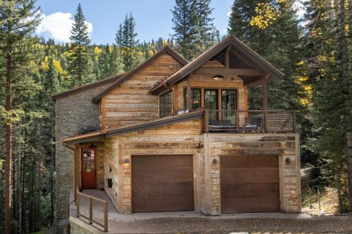Mountain Modern Rustic by Exceptional Stays in Telluride