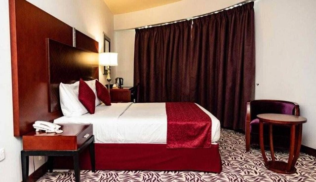 MRA GRAND HOTEL