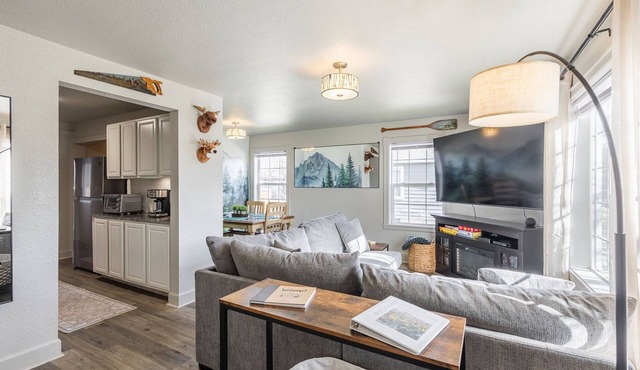 NEW! Boise Base Camp: 4bd, Arcade, Gym, Dog-Friendly, Near BSU & Downtown in Boise