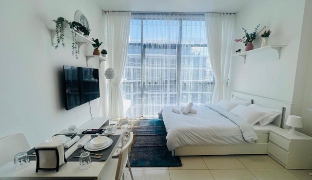 Newly Furnished bright and cozy studio apartment - Damac Hills