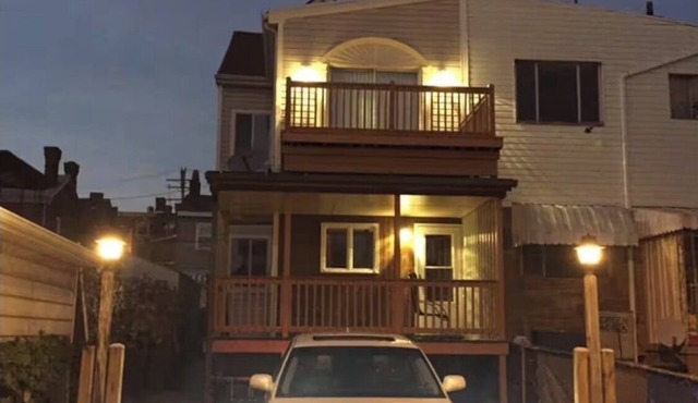 NFL Draft week 3 Bedroom Bloomfield 10 minutes to Acrisure 3 parking spaces in Pittsburgh
