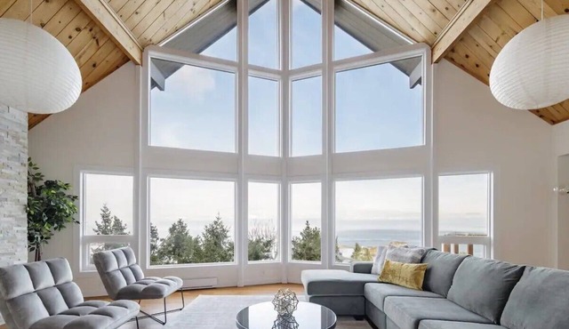 Ocean's Embrance Suite in Nanaimo