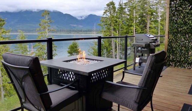 Oceanfront Relaxing & Stunning View - Pet Friendly in Port Renfrew