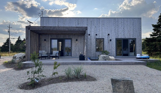 Oceanfront Retreat w/Nordic Sauna & Private Beach Experience in Moser River