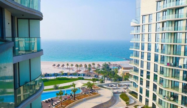 One Bedroom Beach/Pool Access -Mina Al Arab