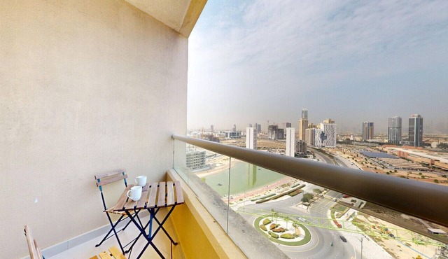 Peaceful Studio l City Skyline View l IMPZ