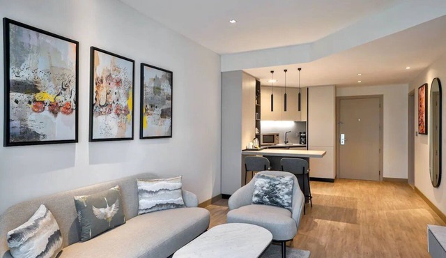 Premium 1BR | Marriott Dubai | Metro Walk, Full Kitchen, DIFC Nearby | 2 Units