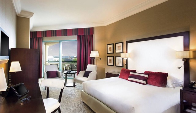 Premium Executive | Movenpick Al Bustan | DXB 5 Min, Spa + Pool, 5-Star