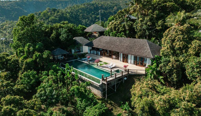Private Infinity Pool | Sunset Deck | Ocean Views in Lovina