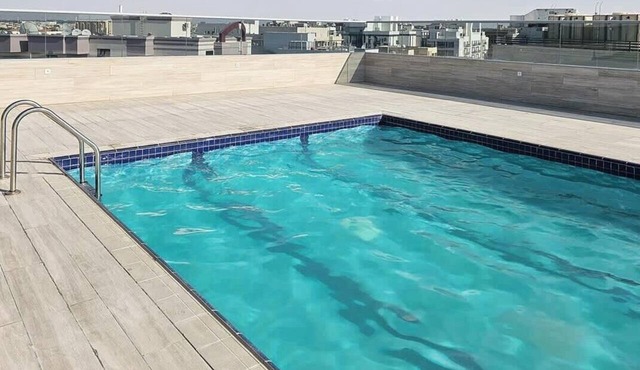 Renovated Al Warqa Apt W Pool & Fast WiFi