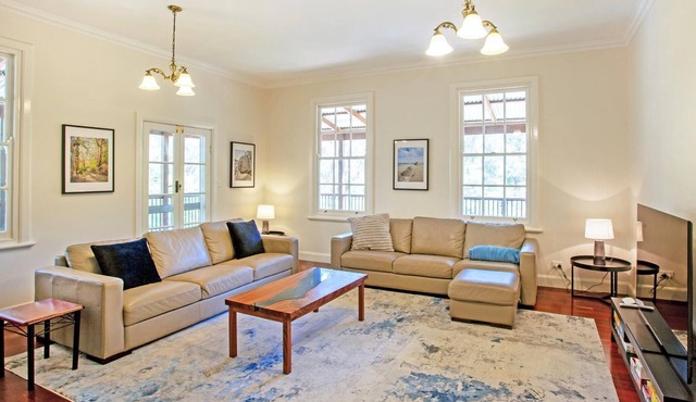 Rivendell House: Spacious retreat, pet friendly in Shadforth