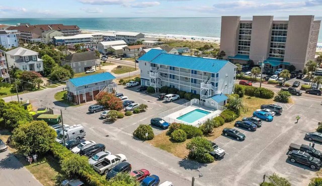 ~ SeaMist Seas ~ September Dates AVAIL - Pool, Steps to Oceanfront Tiki Bar in Carolina Beach