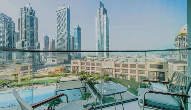 Skyline and Pool View, Furnished, Downtown