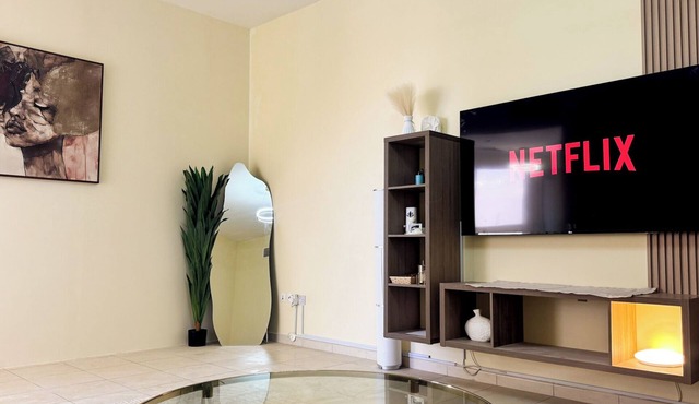 Spacious 2BR Apartment ,3 Bathrooms ,Near Mall
