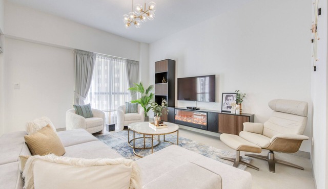 Spacious 3BR Apartment with Assistant Room in Sadaf 5, JBR