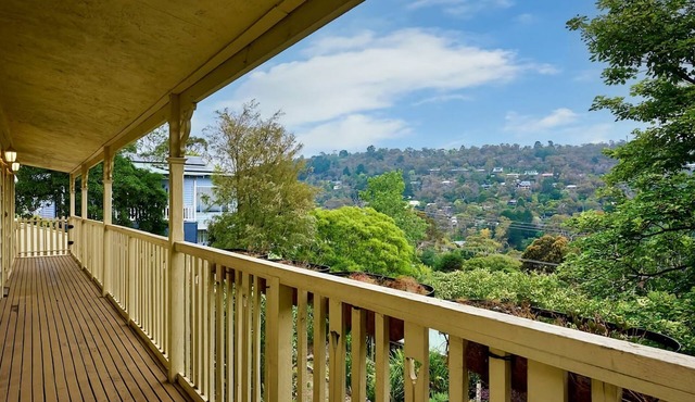 Spacious 3BR Family Haven in Upper Ferntree Gully in Upper Ferntree Gully
