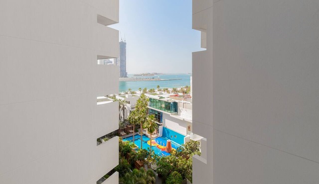 Spectacular 1BR Apt at FIVE Palm W/Sea View