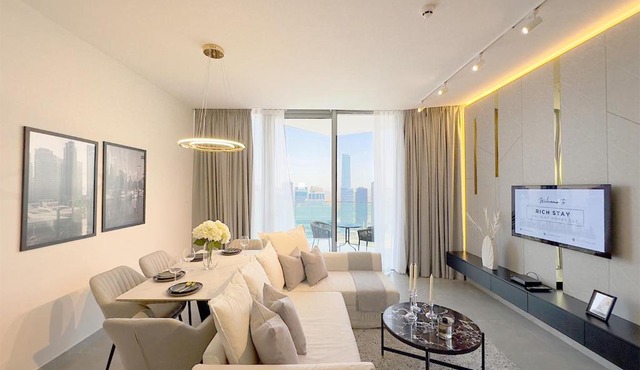 Stunning 1BR in Stella Maris, City View, Marina