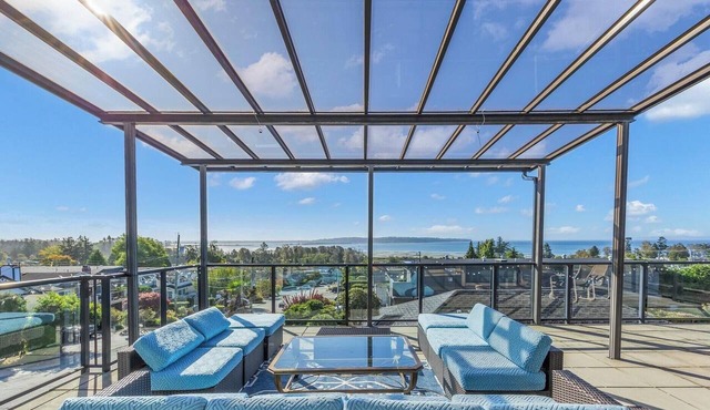 Stunning Oceanview Villa Steps from White Rock Beach in Whiterock