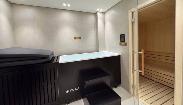 Stunning Studio w/Private Jacuzzi in Trillionaire
