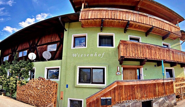 Stunning villa for 4 people with WIFI, TV and balcony in Zirl