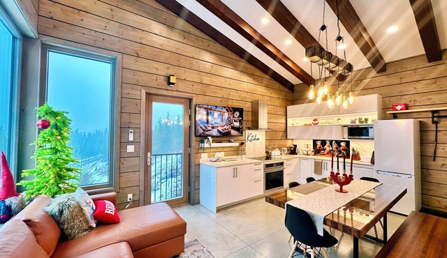 Sunset Lodge - Modern Mountain Luxury - Epic Views - Sleeps 6 in Comox Valley C (Puntledge-B*