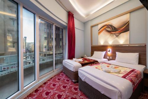 Tanha Hotel