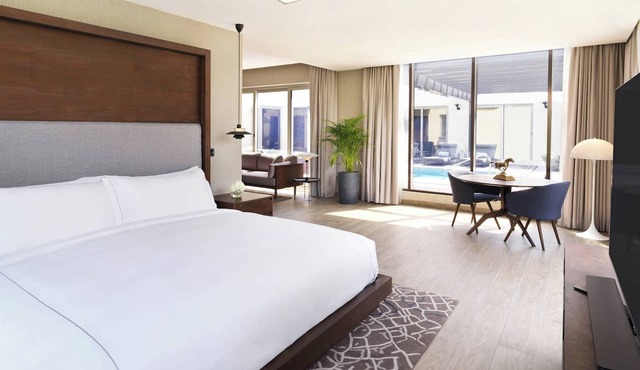 The Ritz-Carlton Abu Dhabi, Grand Canal