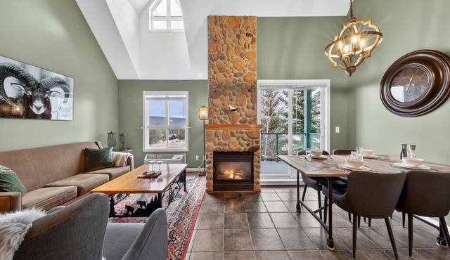 Top Floor with Loft | Hot Tub | Mountain Views in Radium Hot Springs