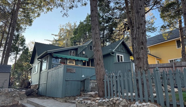 Tranquil 1-bedroom cabin in enchanting Twin Peaks perfect for getaway in Crestline