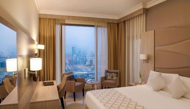 Two Seasons Hotel & Apartments