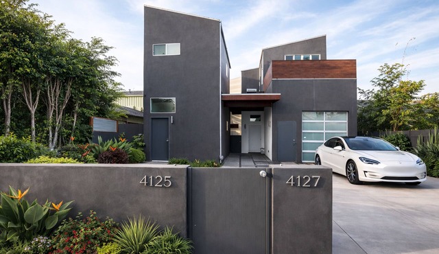 Venice Beach House Modern Getaway Easy Parking Best Location in Los Angeles