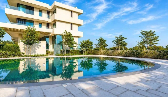 Waterfront Apartment w/Sea Views & Pool Access