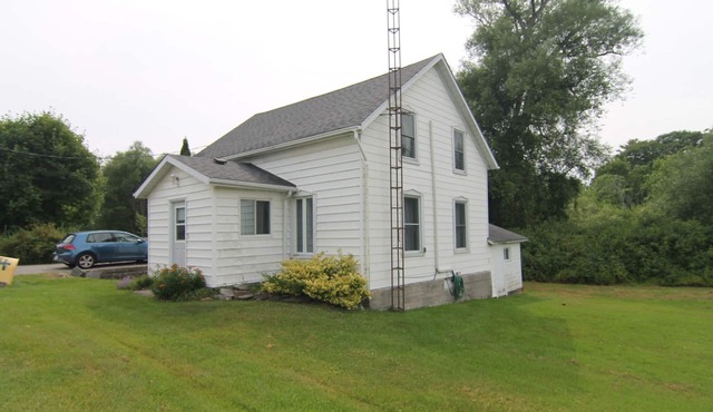 Whole-home 3 minutes from Sand Dunes. Centrally located Beach Getaway. in Prince Edward